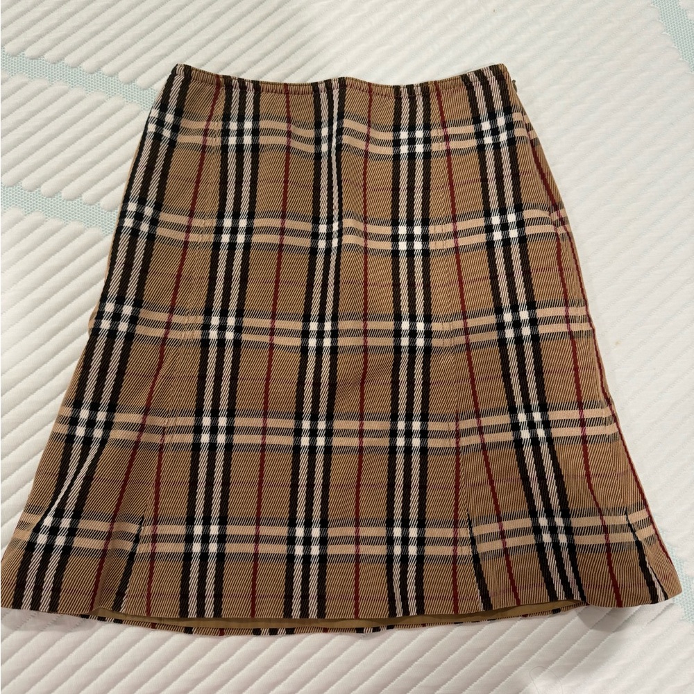 BURBERRY GIRLS SKIRT size 36 in Burberry